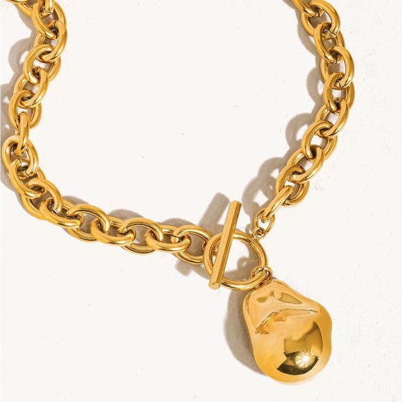 18k Plated Gold Non-Tarnish Large Pearl chain necklace - Picture 2 of 2